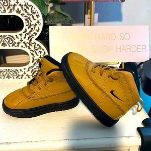 Nike Boots Toddler Boys US Size 6